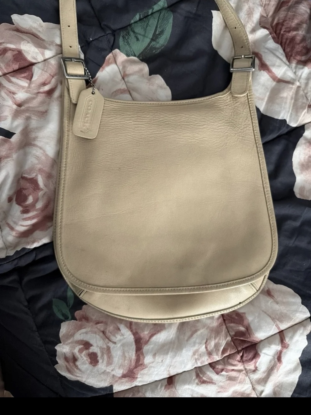 Coach 9135 vintage hippie flap cross body